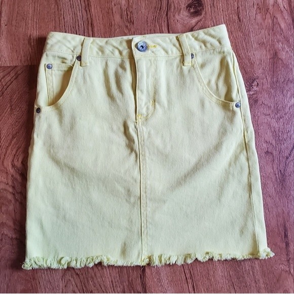 MOUSSY Yellow Denim Mini Skirt - Picture 3 of 11